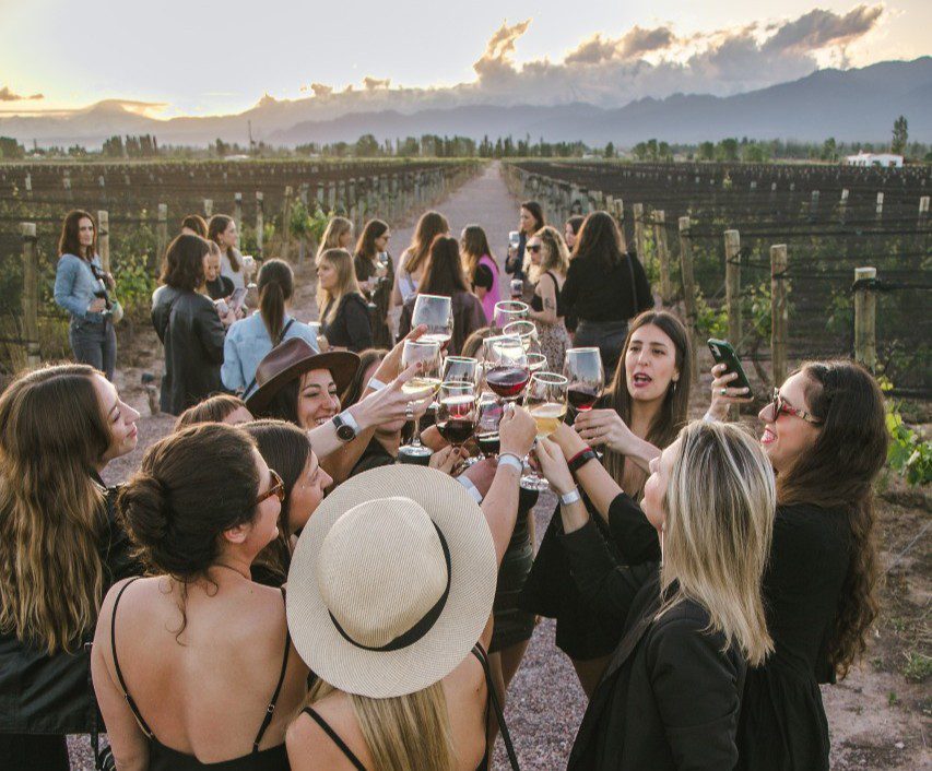 Viamonte Sunset - Brindis - Lauke Tours