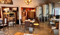 Cervecería Holmes - Restaurant | Lauke Tours